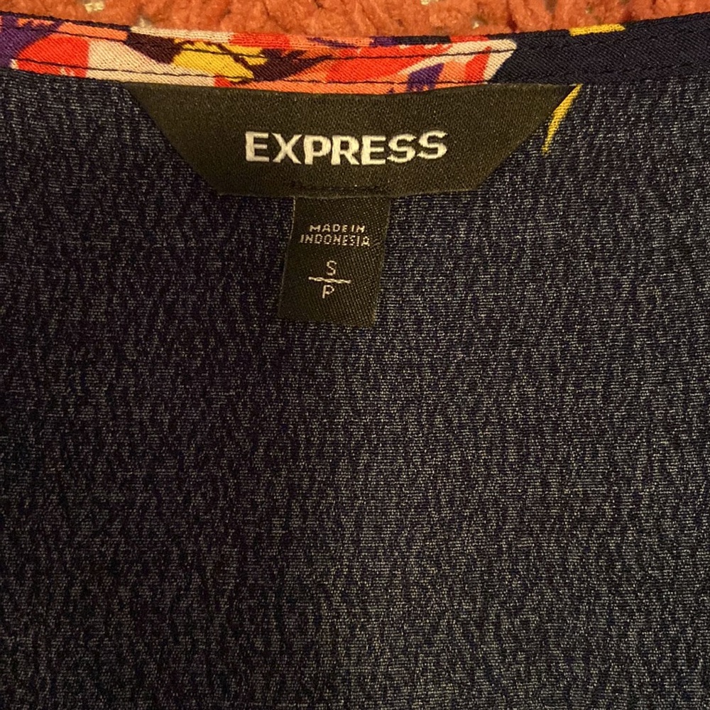 Express Long Sleeve - Picture 2 of 2